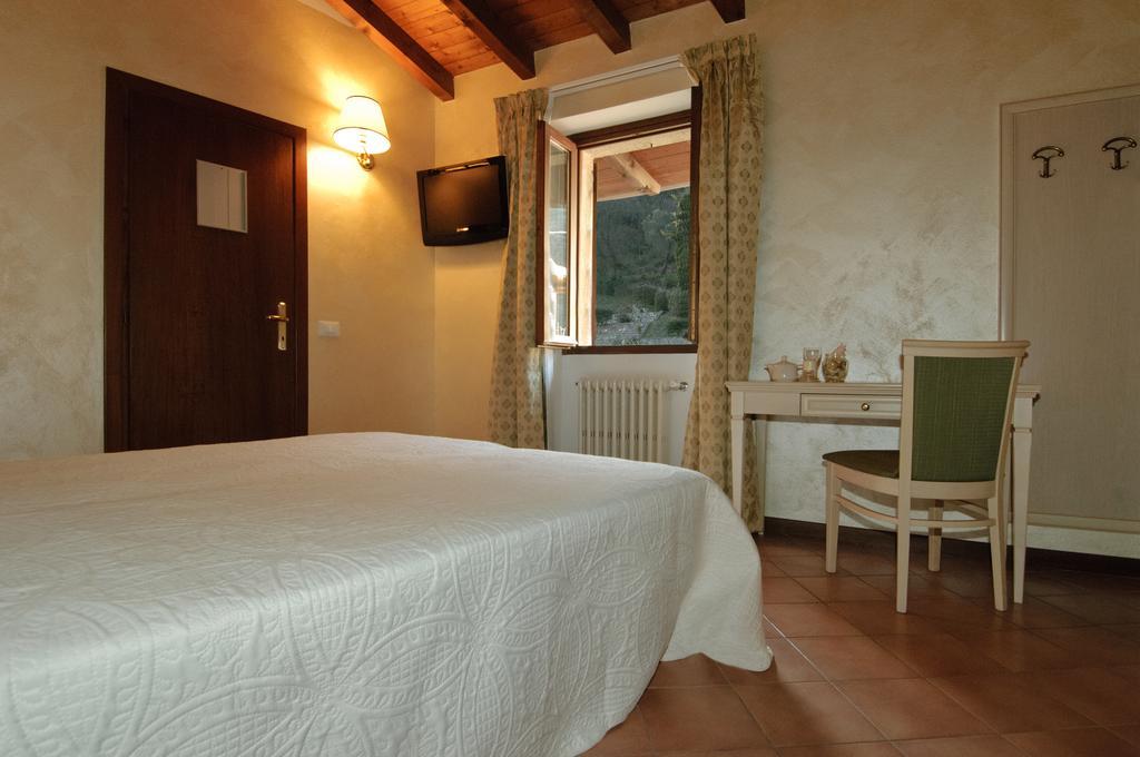 Albergo Locanda Cavallino Toscolano Maderno Quarto foto