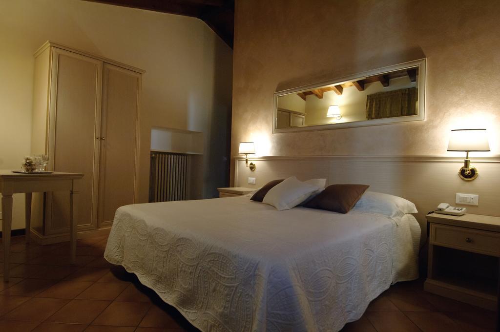 Albergo Locanda Cavallino Toscolano Maderno Quarto foto