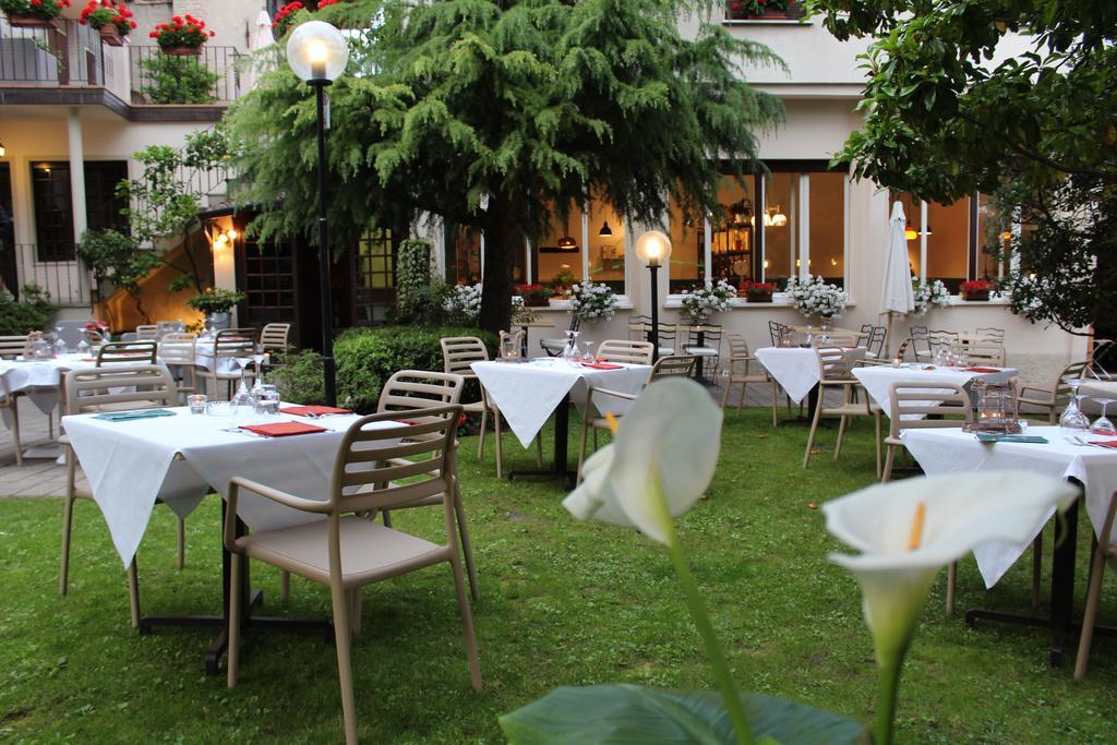 Albergo Locanda Cavallino Toscolano Maderno Exterior foto