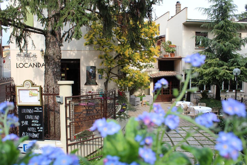 Albergo Locanda Cavallino Toscolano Maderno Exterior foto